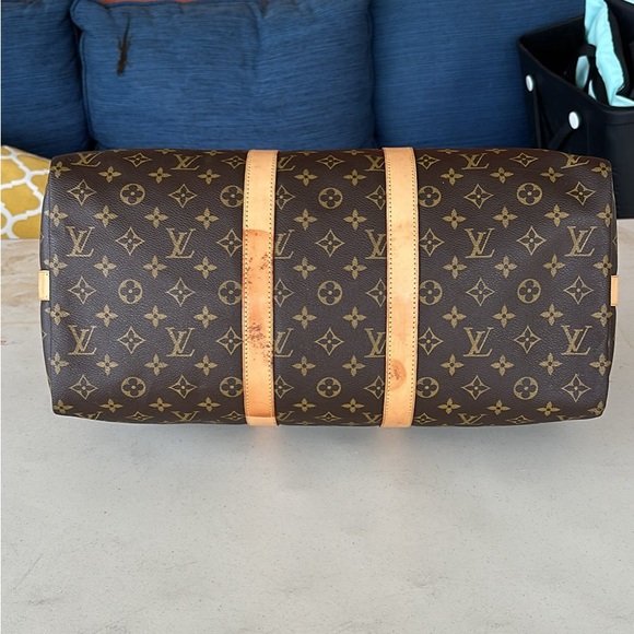 💯Authentic travel bag size 45 NO SMELLS/ODOR PET AND SMOKE FREE HOME! - Picture 4 of 10